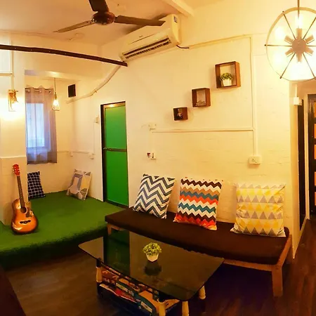 Bombay Backpackers-3